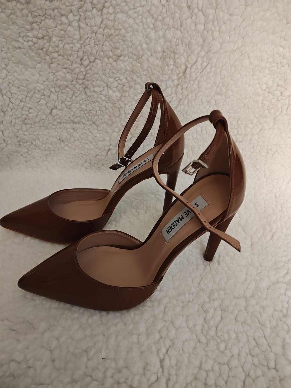 Steve Madden Tan Patent Pointed-Toe Ankle-Strap Pumps